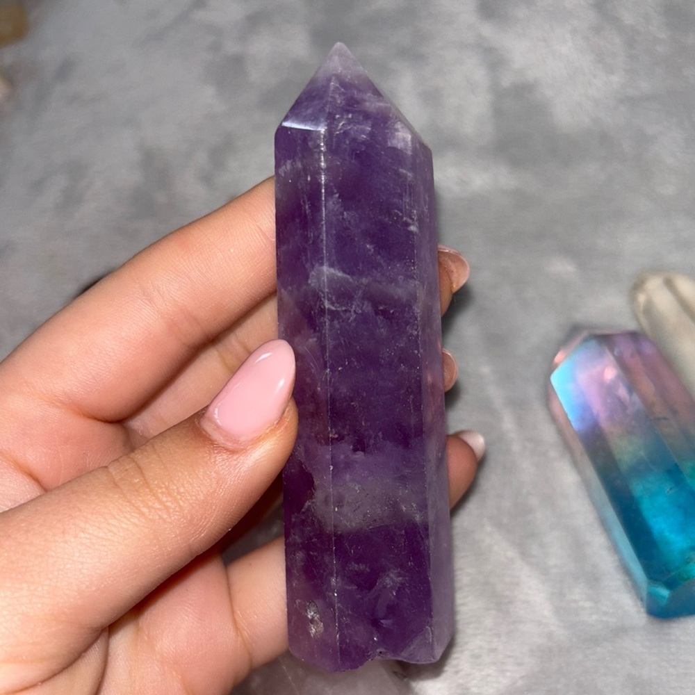 Crystal Point Collection with Bear Figurine - Picture 5 of 11